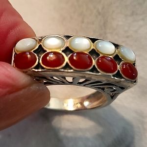 Silver ring , size 7 1/2